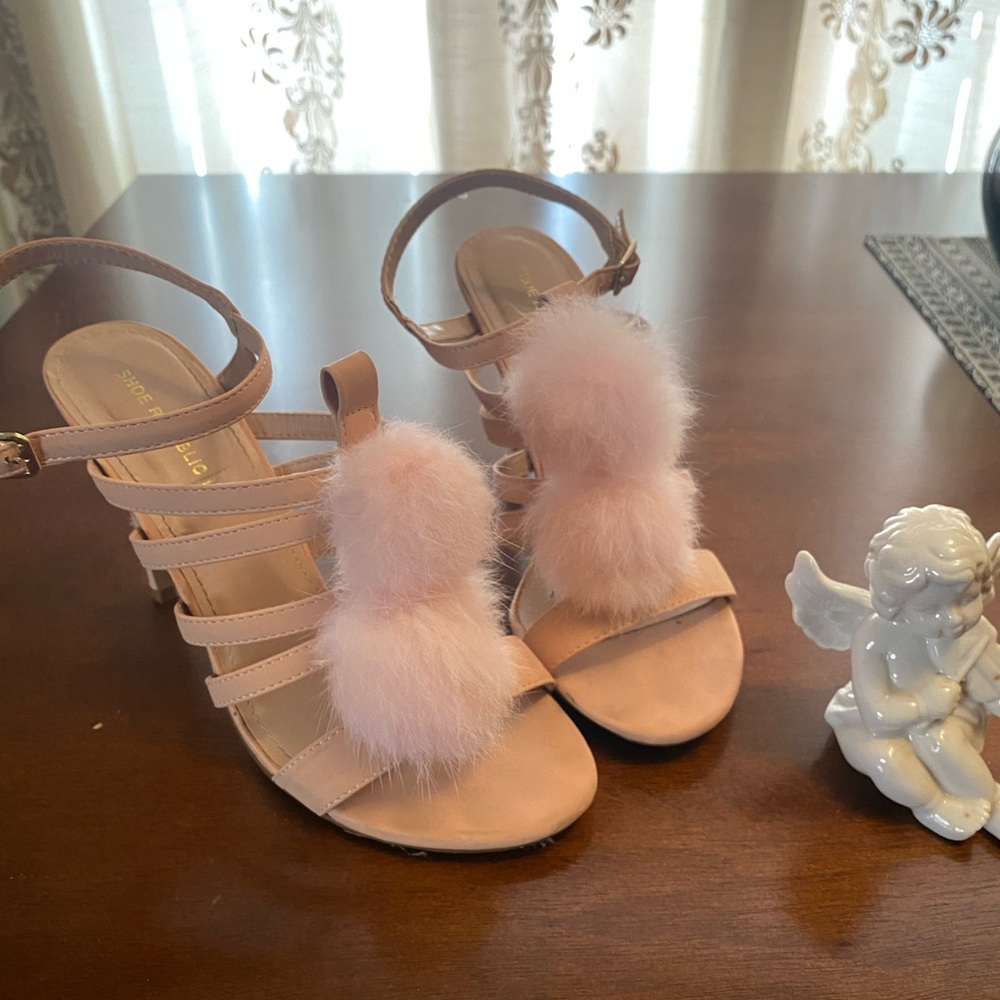 Fun Pink floofy Marabou feather shoes strappy sandals pumps blush pink Glam 8.5